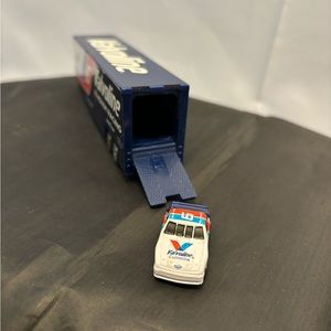 1990 Racing Champions NASCAR Valvoline Truck Mini Hauler Trailer w/Micro Car